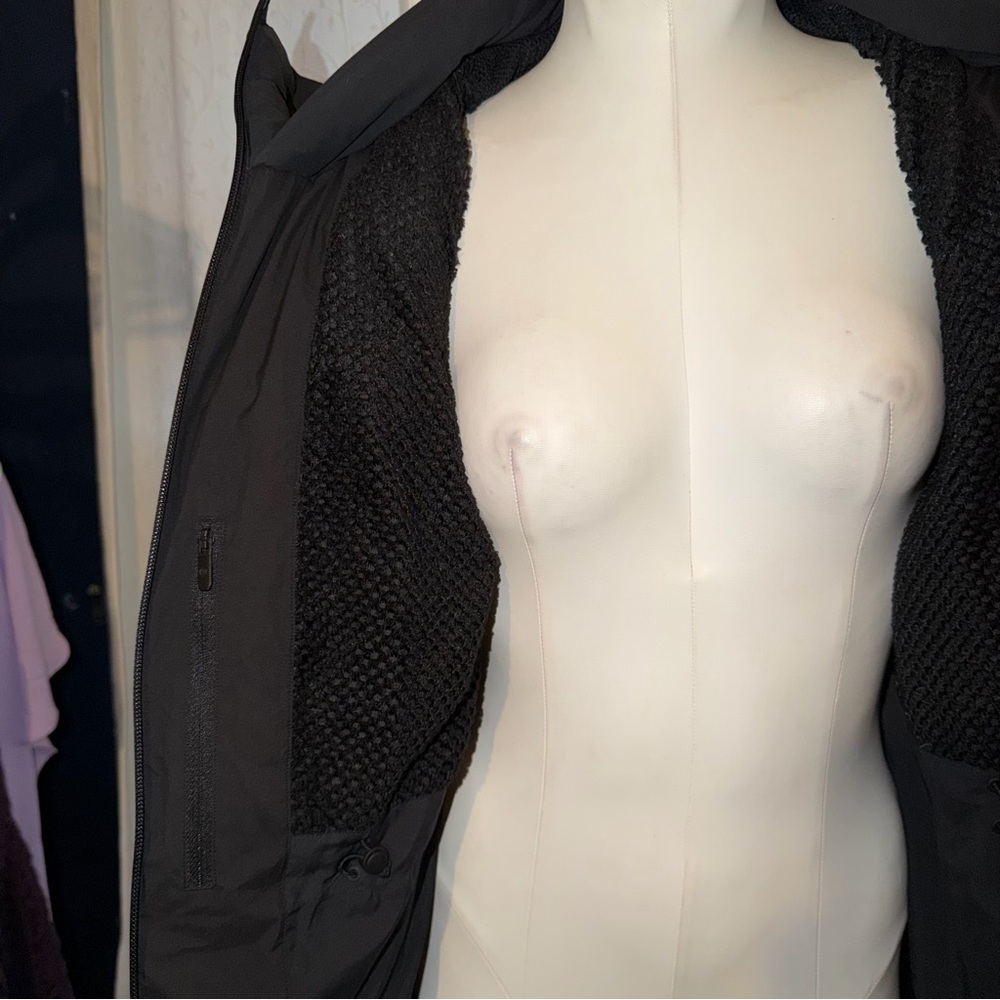 Lululemon down coat - Picture 10 of 15